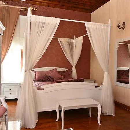 فندق Augustus Boutique 4*