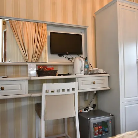فندق Augustus Boutique 4*