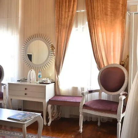 فندق Augustus Boutique 4*
