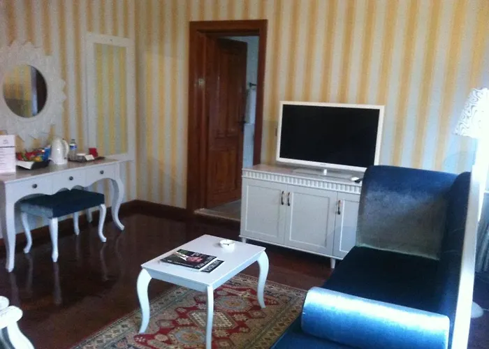 Augustus Boutique Hotel